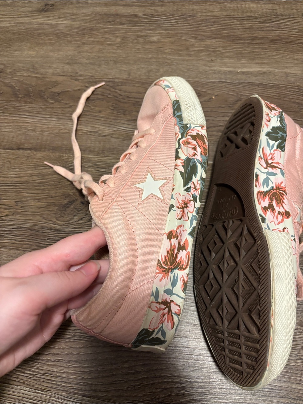 pink floral converse - Picture 4 of 6